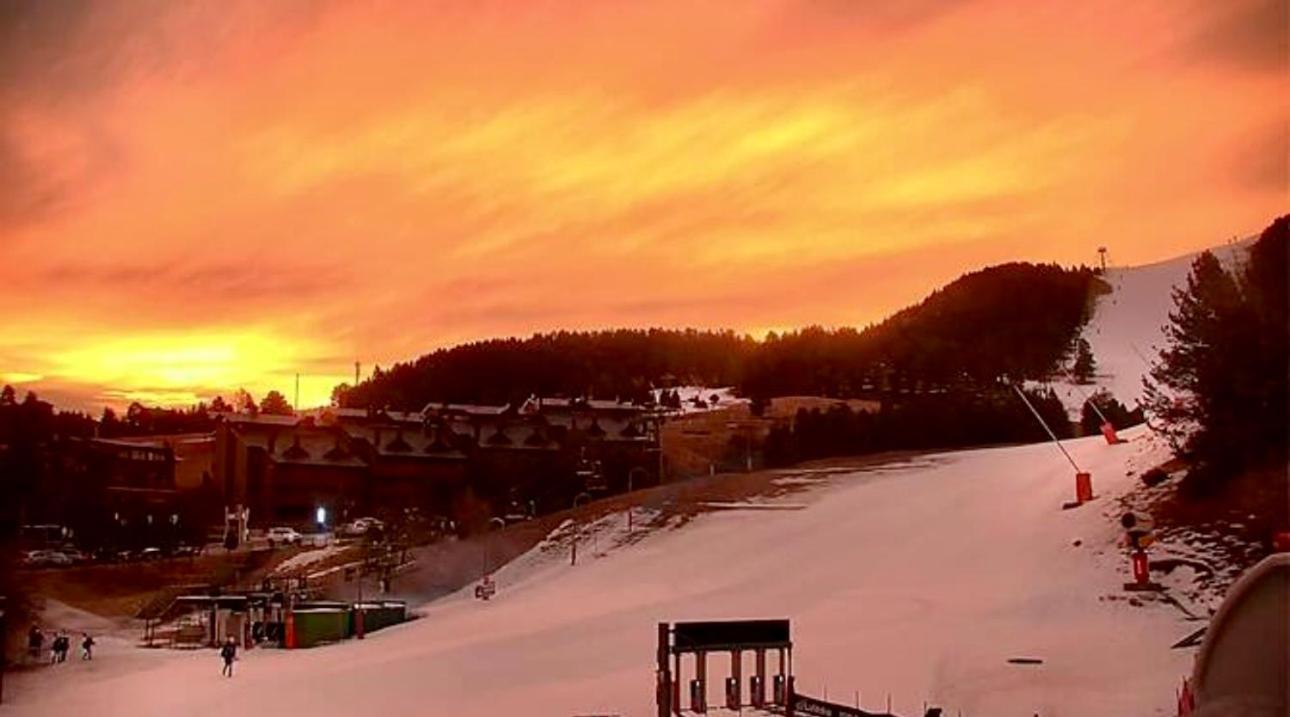 Residencia Pista Llarga Appartement La Molina  Buitenkant foto
